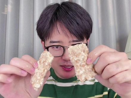 压缩饼干泡水以后还挺好吃😅#测评 #压缩饼干