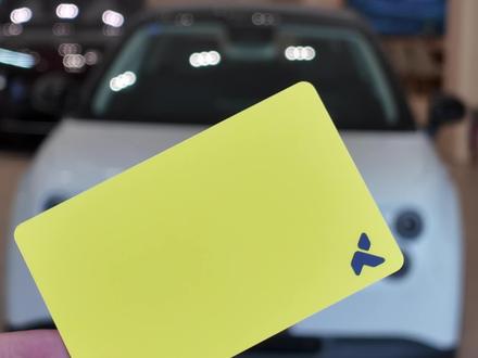 【沉浸式试车】最最精致的小车~蔚来 firefly 萤火虫 10w以内最精致高级小车🤩🤩
亮点配置:
·全系标配 L2 级辅助驾驶
·全场景智能泊车
·全车标配 9 安全气囊
·全系电尾门
·发光版前排座椅通风座椅加热标配
·发光版超纤绒拼无溶剂软触革
·前排座椅 6+4 向电动调节
·hi lumo智能语音助手支持 lumo GPT
·标配流媒体后视镜
·标配 14 扬声器
·后排座椅 60:40 翻折 最大后备箱容积 335L/1235L
·92L 超大前备箱可承重可清洗可排水
目前 Baas 版本仅需 6.98+⛱️⛱️⛱️
当前下单赠送充电桩🌟🌟🌟
#蔚来 #萤火虫 #firefly萤火虫 #蔚来萤火虫 #女生