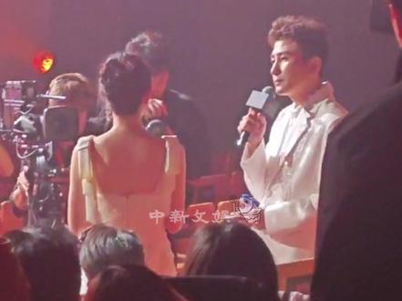 #郭宇欣背影好美 《盛夏芬德拉》主演郭宇欣刘萧旭在鎏光盛典同框啦!郭宇欣说,过去一年参演了很多短剧作品,走入了不同角色的灵魂,她们也照亮了自己的生活,她在现场收到了一束特别的鎏光花~#郭宇欣 #短剧 #盛夏芬德拉