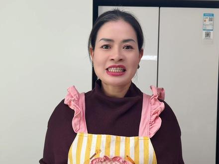 家庭版煎牛排🥩外焦里嫩超多汁~减脂也能吃|分享美食 乖乖们~王姐来啦,今天教你们在家也能做出好吃多汁的牛排🍴
做法超简单,厨房小白也可以一次成功,肉质鲜嫩多汁,大人小孩都爱吃😋配点蔬菜就是一顿营养均衡的减脂餐,一起试试吧~
#家庭版牛排 #煎牛排教程 #懒人美食 #晚餐吃什么 #厨房小白