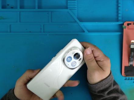 荣耀magic魔术6pro屏幕不小心摔坏了,更换全新原装屏幕 荣耀魔术6pro,magic6pro屏幕不小心摔坏了,更换全新原装屏幕,弄好和新的一样,细节很重要