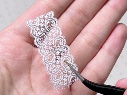 低成本!巨简单!手帐蕾丝素材🖤美甲邪修版。平时蛮喜欢捯饬美甲,之前买了蕾丝的硅胶模具今天发现拿来做手帐好适合!那种很精致的蕾丝其实很贵,大部分贴纸胶带又有点粗糙,这个做出来的真的很绝!也不容易坏,制作还很简单,直接实现蕾丝素材自由
#手帐 #美甲分享 #蕾丝#邪修 #手帐素材