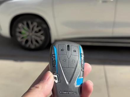 长安遥控钥匙电池如何更换,今天一个视频教会你,让你换电池不求人,现在的感应式车钥匙真是太费电了#长安汽车 #cr2032纽扣电池 #汽车钥匙电池 #长安UNIZ #汽车用品