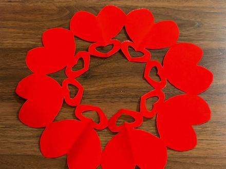 剪窗花 非常简单的爱心窗花剪纸,新手小白也能剪成功#窗花 #爱心窗花剪纸 #新年手工 #手工diy #幼儿园手工