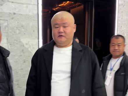 北疯空降奉节出席斤宝生日庆典#北疯 #三斤