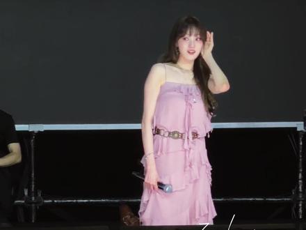 中粉的合唱想见你..好感动吧 还得是我们熊猫妹会搞惊喜
#舞台女神 #李圣经 #李圣经见面会 #李圣经成都