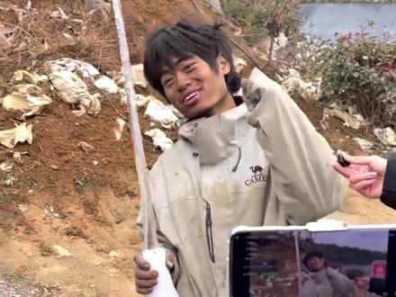 荒野求生“第一深情”林北进决赛,林北女友首次里露面两人互动甜蜜,清楚记得和女友在一起5年5月9天