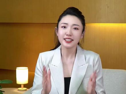 音乐到底能不能随便用? #热门 近日,两位知名歌手间的“李白之争”引发了一场关于版权的公共讨论。音乐,到底能不能随便用?普通人该怎么判断自己有没有侵犯音乐版权呢?今天,我们就来唠唠“音乐版权”这件事。#版权 #唠嗑 #记者 #知识科普