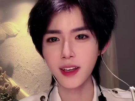 非常打扰六人组合体行程敲定,众人竟要同住一室? #何秋亊 @何秋亊 #非常打扰 #直播的可爱瞬间 #主播名场面 #搞笑直播