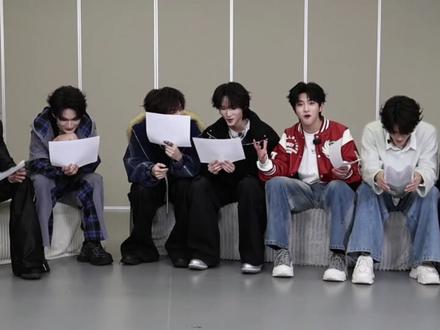 三支战队,为荣耀集结!
舞台即战场,共竞最佳舞台、最强团队至高荣光。
——以拼搏见证光芒,
让炽热的目光看见全力以赴的少年们!
「荣耀之战」·今天见!
🕰️1月31日、2月1日
📍中国澳门
🏆TF家族「荣耀之战」演唱会 #TF家族荣耀之战演唱会 #TF家族荣耀之战 #TFING #TFING音乐厂牌 #TF家族