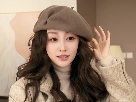 贝雷帽正确戴法 不滑不塌显颅顶!! #贝雷帽 #帽子控 #修饰脸型 #氛围感 #很冷的冬天需要很多的帽子