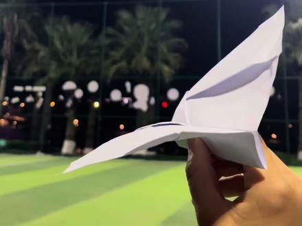 会煽动翅膀的蝙蝠纸飞机可好玩啦#折纸 #折纸飞机
