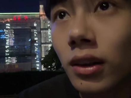 “歌颂这种平凡”