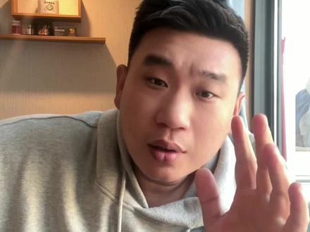 200个深蹲事件#健身 #健身房 #冯教兽