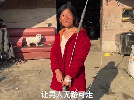 我们一定要像男人一样,吃着碗里的,看着在锅里的,望着灶上的,见一个爱一个,走男人的路,让男人无路可!@抖音小助手