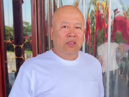 两人卖完太谷饼 在里面好好转了转 勾起了二舅很多童年的回忆#记录真实生活#非遗文化 #光头大叔