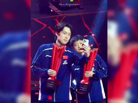 王楚钦和孙颖莎的合影引起正义,我们随着镜头来看看