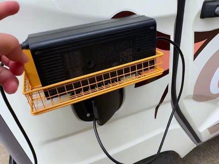 给三轮四轮车充电别再悬空充电了,一个架子全解决!
#电动车充电神器 #磁吸充电器置物架#电动车必备#充电器磁吸收纳盒