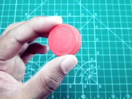 蜘蛛侠:牛人利用瓶盖自制蛛丝发射器!