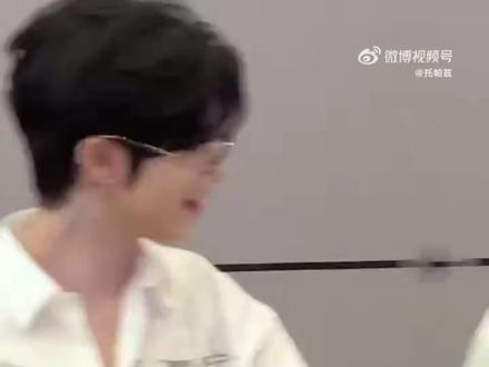 单纯的ris就是这样被哄骗的#机场 #ricky沈泉锐