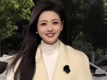 小时候总盼着长大 小时候总以为 长大能解决很多问题,后来才发现,长大 才是问题的开始。人生哪有什么两全之策,短短百年,不过是教人取舍罢了。愿我们手持烟火以谋生 且听且忘且随风#正能量 #情感 #每日分享 #主持人思敏 #感悟人生