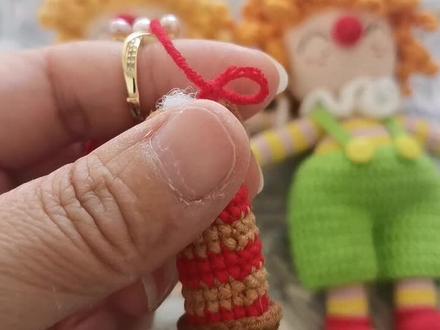 #爱生活爱编织 #钩针教程 #视频教程 小丑腿部钩织二