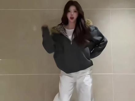 超可爱的噜噜跳舞动作模仿制作教程来了~#噜噜本噜转场挑战#剪映 #水豚噜噜跳舞 ##水豚噜噜 ##千万不要在半路上拆水豚噜噜 噜噜大王毛绒玩偶,噜噜本噜转场
挑战教程,噜本噜转场挑战特效,噜噜本噜转场视频,噜噜跳舞,噜噜本噜转场挑战玩法,噜噜本噜转场挑战
噜噜本噜转场挑战教程
噜噜本噜转场挑战
噜噜本噜,噜噜本噜舞蹈教学
噜噜本噜转场挑战素材
噜噜本噜转场
噜噜噜噜转场视频怎么拍
噜噜跳舞
噜噜本噜转场教程