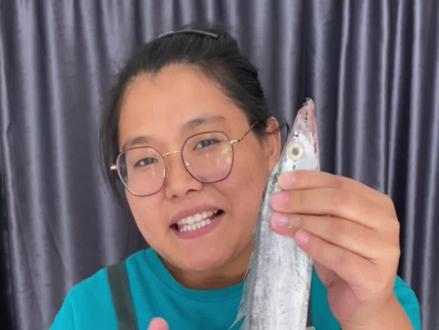教大家如何清理带鱼,有几个关键步骤,准备好小本本。#海鲜 #带鱼