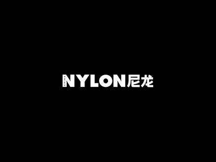 #尼龙青年抱成一团# 《NYLON尼龙》11 月刊封面人物 —— @PANTHEPACK,成员@王嘉尔 @ICE杨长青 @J.Sheon 街巷 @卡人次次Karencici。相约《NYLON尼龙》见!
