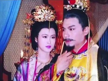 待我拱手河山讨你欢是最好的表白《唐太宗李世民》主题曲《爱不释手》唱的大气磅礴, 有柔有刚,荡气回肠 百听不厌 "经典影视金曲 "经典老歌 "经典影视