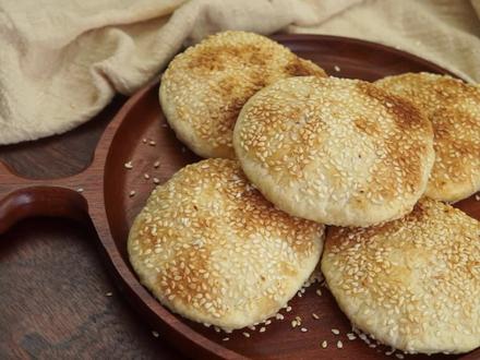 古早味空心糖烧饼,外皮酥脆,个个空心,非常好吃。