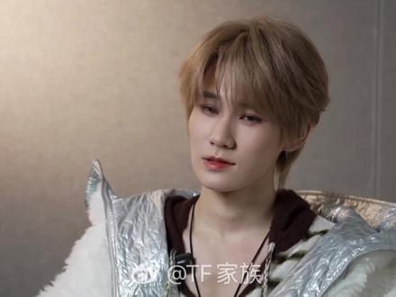 张真源💚月之浮想#花絮💚瘦的纸片人一样了