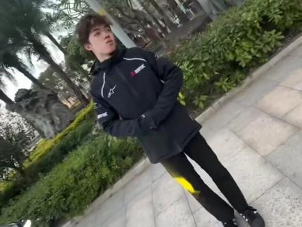 11w 的jet后续 AI抓到一个野生的bila #改装文化 #改装车文化 #摩托车翘头为什么不会翻