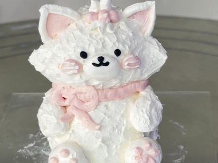 奶油霜小猫教程
#蛋糕教程 #可爱猫蛋糕 #奶油霜小动物教程 #裱花 #生日蛋糕