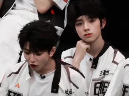 橹穆,一个爱偷听,一个爱大声讲话#王橹杰 #穆祉丞 #杰丞 #橹穆 #cp