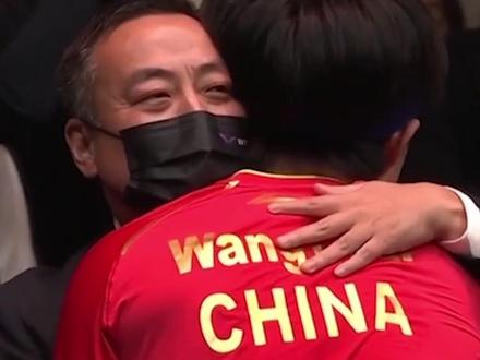 新乡WTT世界杯男单决赛,王楚钦击败张本智和夺冠!点赞祝贺!