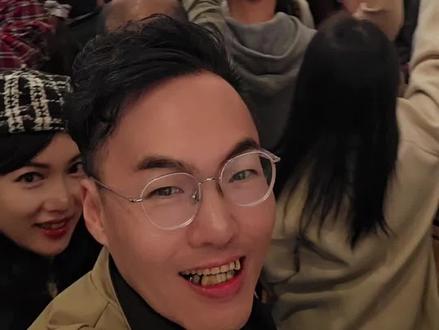 内地的应援经济太利害了,深圳巧遇王赫野举行首张实体专辑签书会 内地的应援经济太利害了,深圳巧遇王赫野举行首张实体专辑《宴》签书会
#王赫野深圳kkmall #王赫野签售 #王赫野深圳 #王赫野新专辑宴 #王赫野签售会