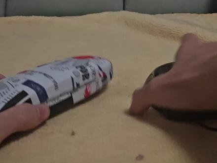 都喜欢发抖音。鼠标大战眼镜盒