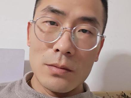 别乱囤油!未来油价走势定了:先涨后跌!
短期受地缘和减产影响会冲高,但长期供需宽松+能源转型,上涨势头很快会回落!
司机们别慌,耐心等,后面加油更划算!
#油价 #司机必看 #财经知识 #实话实说 #中年男人的思考