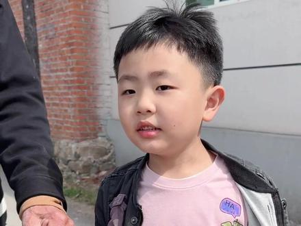 知太姥爷心的小多肉实现太姥爷……回老家愿望!#隔辈亲#老家#金牌育言家#聪明小脑袋国宝也可AI