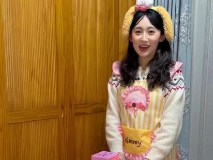 霉豆腐没想到自己居然能加入甜品赛道~闺蜜用两种棉花糖当上了霉豆腐主理人!做法来自@西米露一手呗 #霉豆腐申请加入甜品赛道 #闺蜜 #棉花糖 #烤宽粉