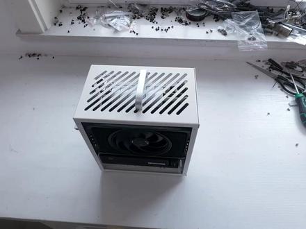 4.3升超小itx,这次是真的极限了 cpu 9600x原盒
内存 海力士ddr5 4800 16gx2
散热 利民x47纯铜
固态 gm7000 2t
主板 微星b650i刀锋wifi
延长线很难找,得找单层兼容默认能点亮的
显卡 rtx5060ti 七彩虹mini 16g
电源 益衡 7660L
机箱 速迫m24 青春版 4.3升超小itx
#电脑配置 #itx主机 #itx #mini主机 #小主机