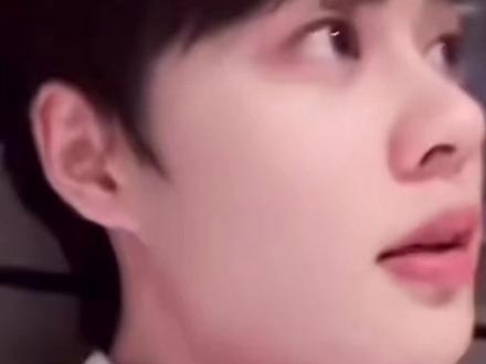 软软糯糯的,好想上去亲一口哈哈哈😂#柯淳魅力瞬间 @柯淳