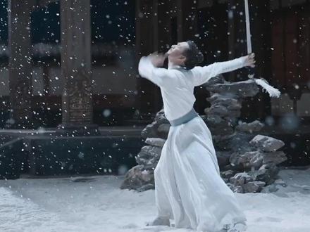 突然就懂了为什么说文化工作者要有文化
#河头老街李太白 #大唐百戏园李白 #诗词(cr: @太白兄的小书童 )