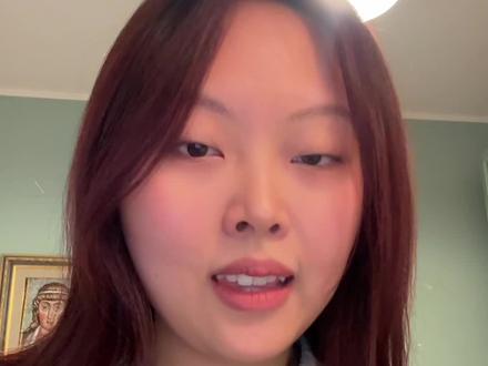 💳 第一期:留学必备信用卡分享
出国留学和旅游,信用卡真是生活必备品!我办的两张卡都是农行的,特别推荐万事达那张,返现超多省钱又放心。而且刷卡超级简单,跟店员说一句“con carta”就行了。拿到卡一定要贴防盗贴,保护好信息安全。想了解详细用法和申请流程,看我视频!拿到卡一定要记得贴防盗贴,保护好信息安全。想了解详细用法和申请流程,看我视频!
下一期分享意大利生活必备APP,敬请期待吧~
#留学 #日常分享 #意大利留学#信用卡