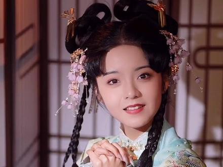 我的铃铛好像和别人不太一样#圣诞摇铃变装 #国风合伙人