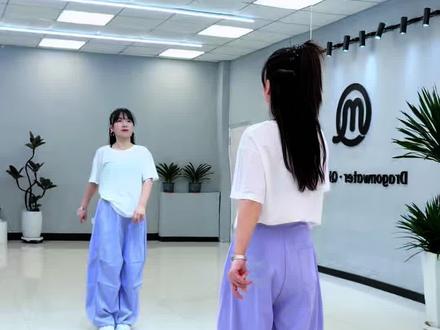 #随心所欲,第二个版本,#全网都在跳这个舞 @DOU+上热门 @DOU+小助手 @妙妙爱跳舞