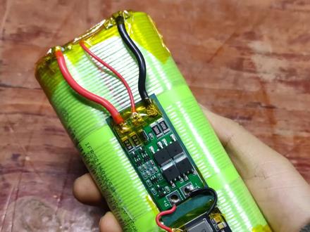 简单做一个45W PD充电宝,IP2369模块配佳仕凯32140电芯,材料不多,步骤超简单
#手搓锂电池 #DIY充电宝 #磷酸铁锂 #IP2369 #佳仕凯32140