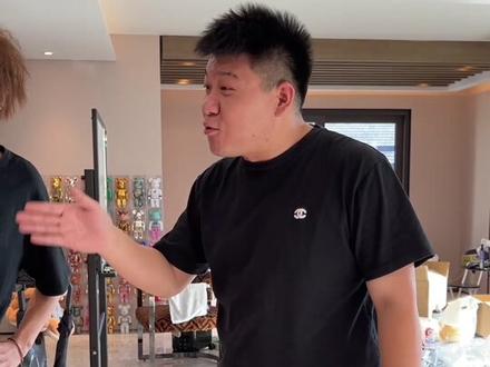 我就想知道到底是谁送的呢#韩景枫51king #汽车人共创计划 #小惊喜