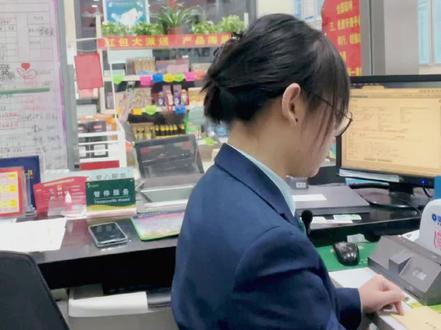 #银行人 老提示银行预留手机号不正确,怎么办,银行小姐姐告诉你。
